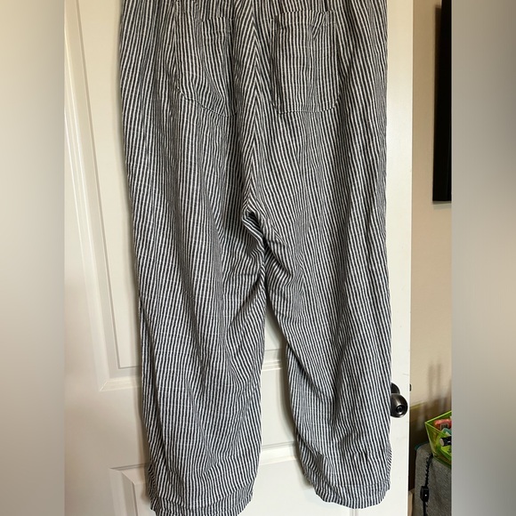 Old Navy wide leg railroad striped pants w/drawstring. 2X - Picture 1 of 7